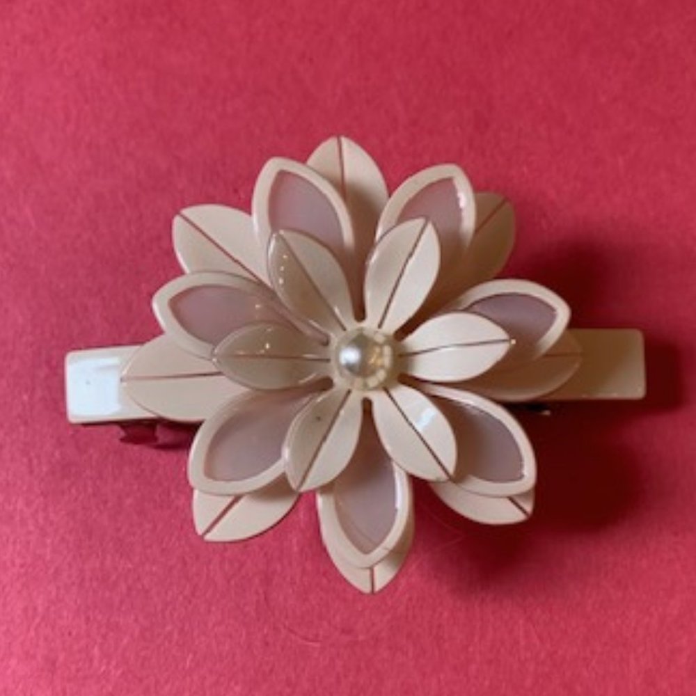 Cream acrylic flower hair barette with faux pearl